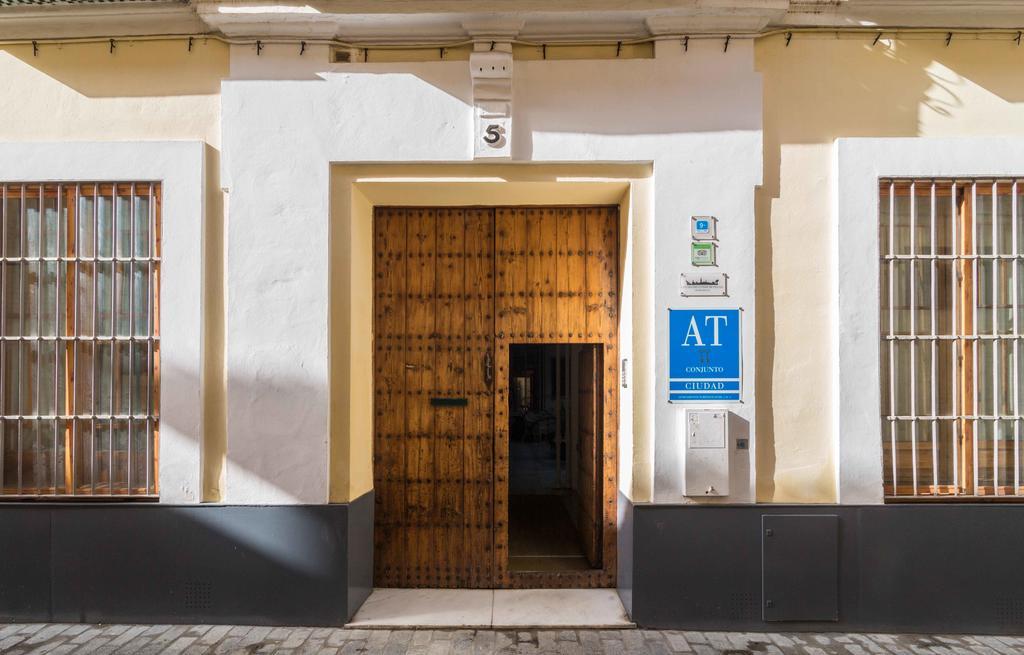 La Casa Del Conde De Gelves Apartments Seville Exterior photo